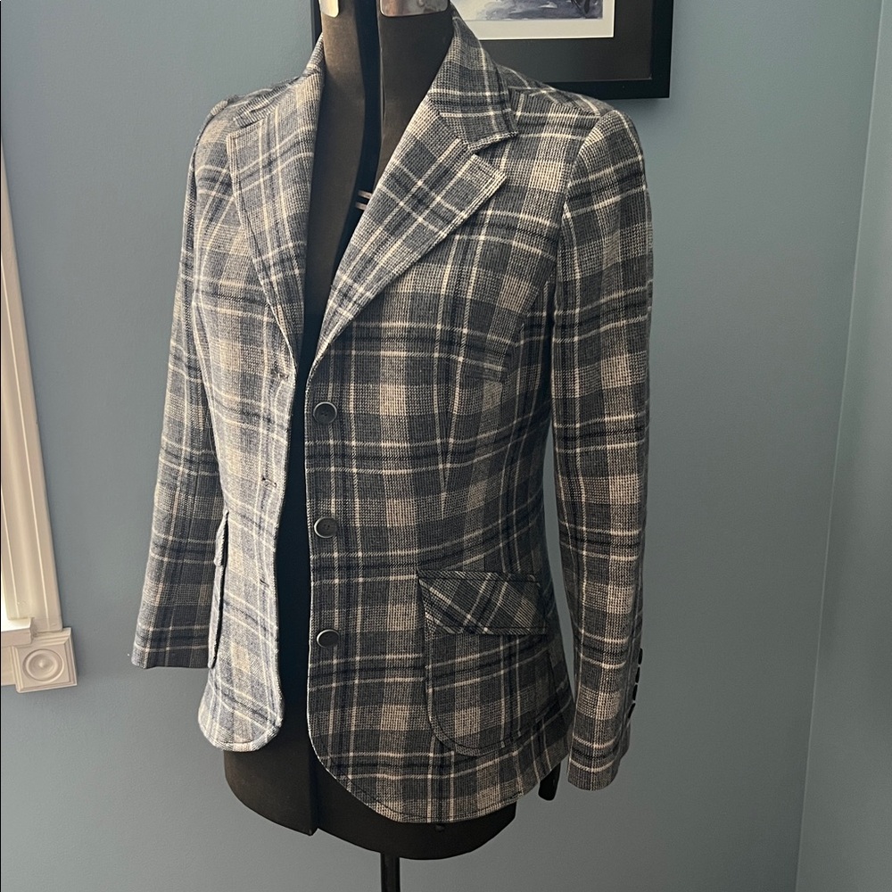 Vintage Pendleton Black and White Woolen Garment